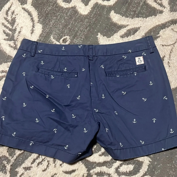 Tommy hillfiger shorts. Blue with anchors. Excellent condition. Size 8 - Picture 5 of 5